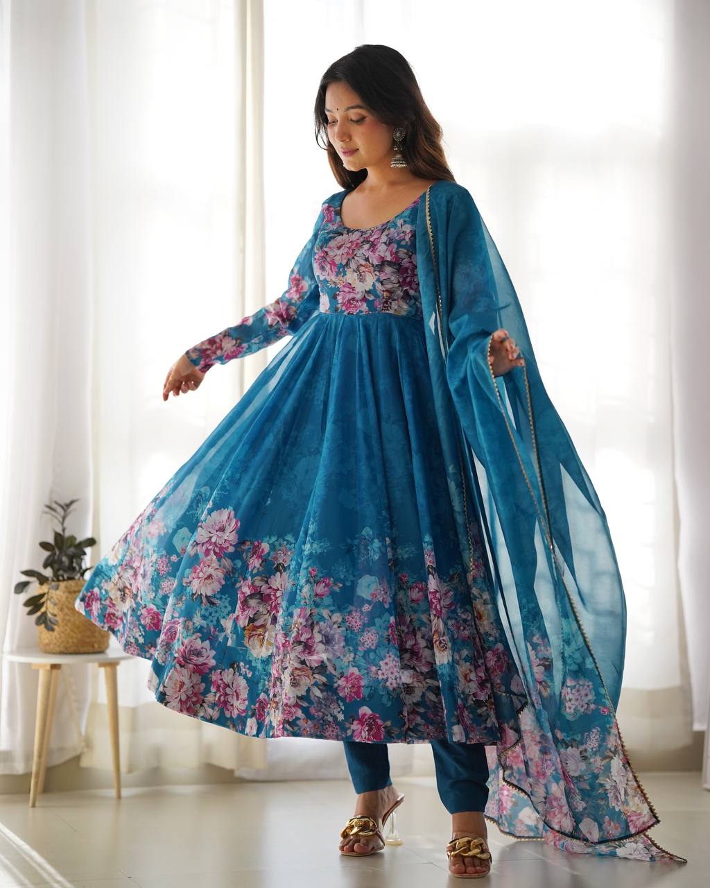 PURE SOFT ORGANJA SILK FABRIC FULLY FLAIR KALI PATTERN AND CANVAS PATTA WITH DUPPTA SET ,PENT READY TO WEAR